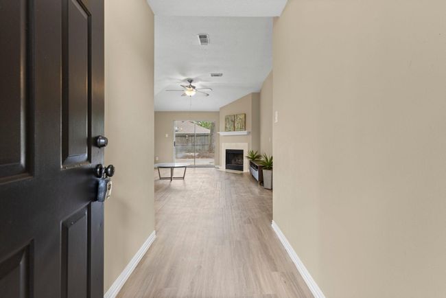 29222 Waltham St, House other with 3 bedrooms, 2 bathrooms and 2 parking in Spring TX | Image 4
