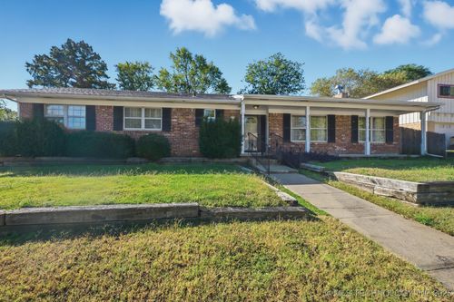 5728 E 62nd St, Tulsa, OK, 74136-2713 | Card Image