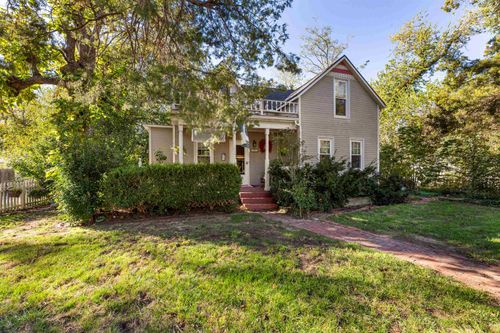 317 W 2nd St, Halstead, KS, 67056-2028 | Card Image