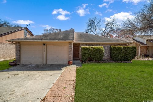 8120 Forest Dawn, Live Oak, TX, 78233-4386 | Card Image