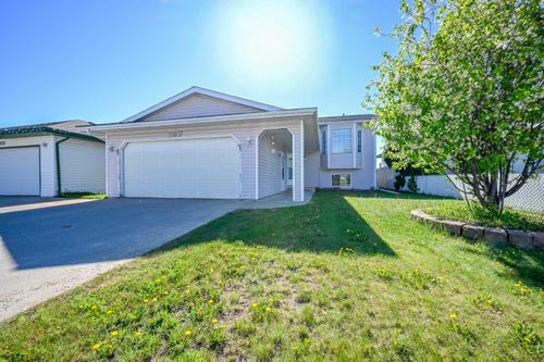12017 95b St, Grande Prairie, AB, T8V6X7 | Card Image