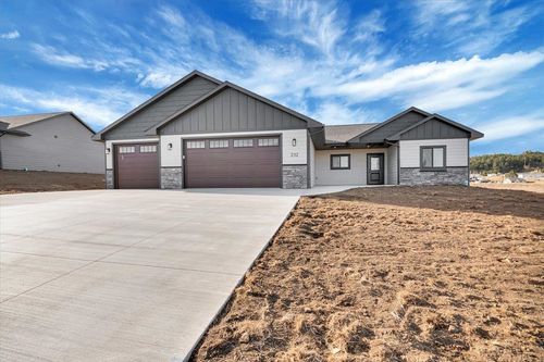 232 Stone Hill Dr, Custer, SD, 57730-6330 | Card Image