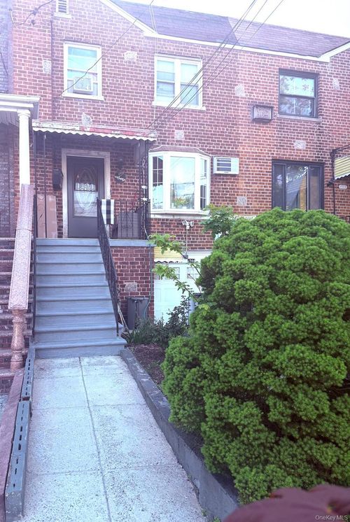 2944 Lurting Ave, Bronx, NY, 10469-4016 | Card Image