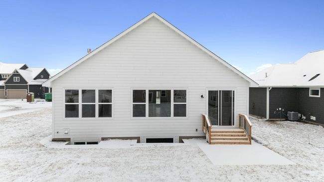 The backyard is a true outdoor oasis, offering plenty of space for relaxation and entertainment. With a beautifully landscaped yard and room for outdoor dining or lounging, it’s perfect for enjoying sunny days and hosting gatherings. | Image 38
