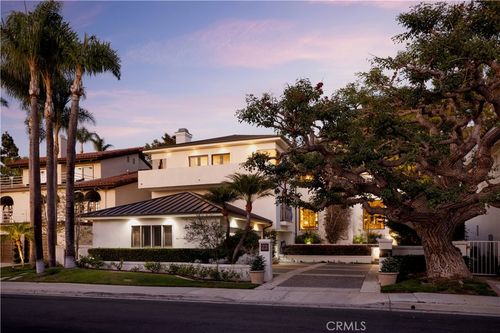 22 Belmont, Newport Beach, CA, 92660-6732 | Card Image