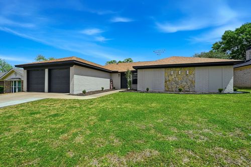 3813 Fox Hollow Dr, Bedford, TX, 76021-2110 | Card Image
