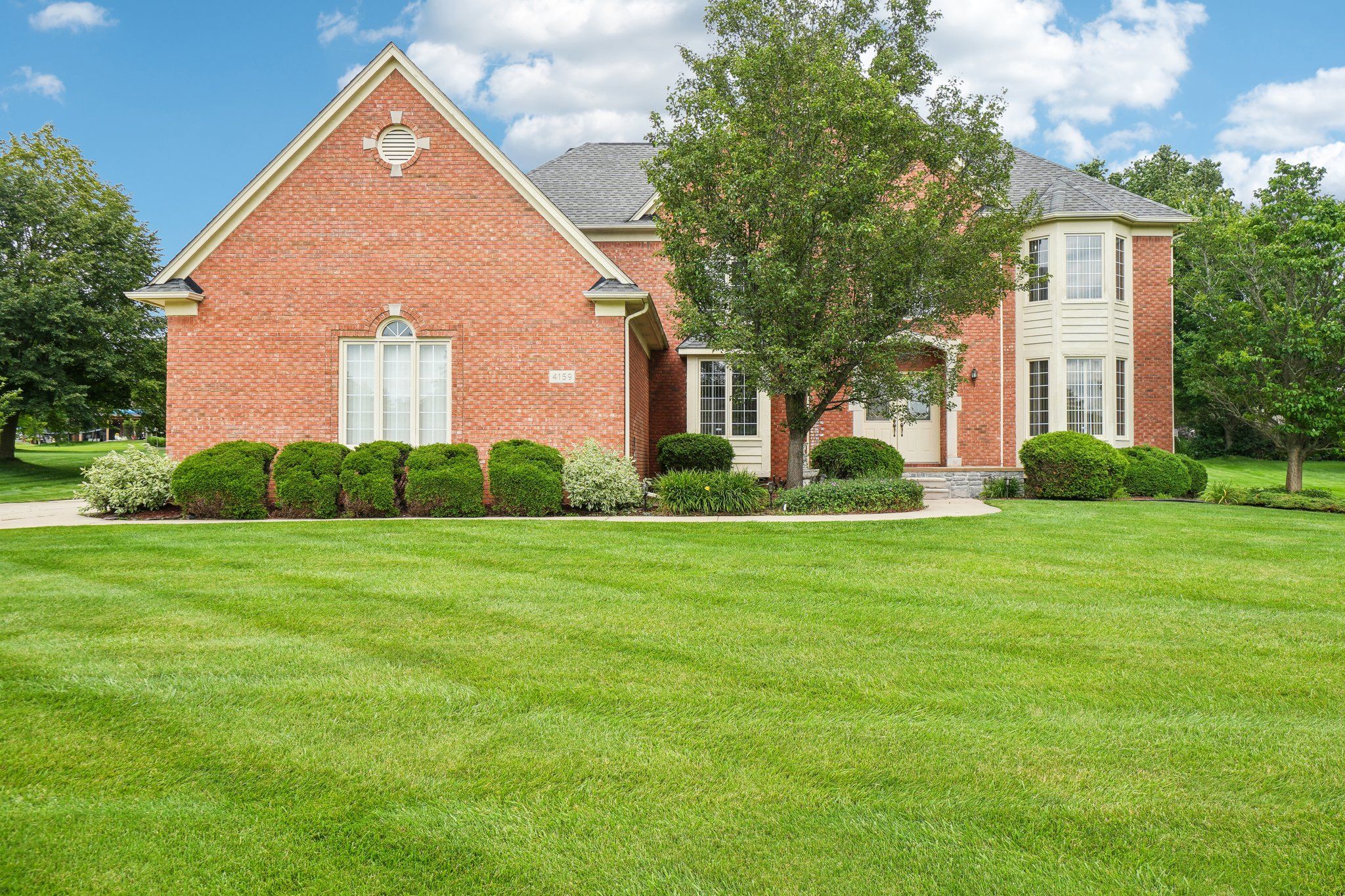 Ridge Side Dr, Rochester, MI 48306