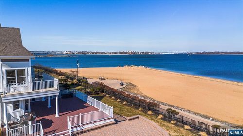 76 Raritan Reach Rd, South Amboy, NJ, 08879-3439 | Card Image