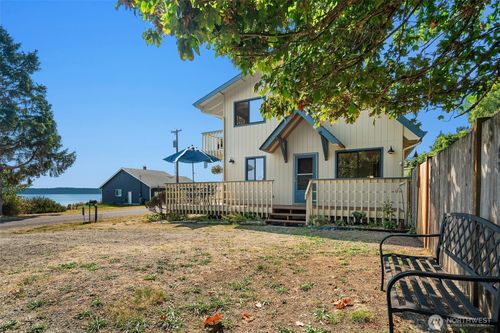 27523 Sandy Shores Dr Sw, Vashon, WA, 98070-8618 | Card Image