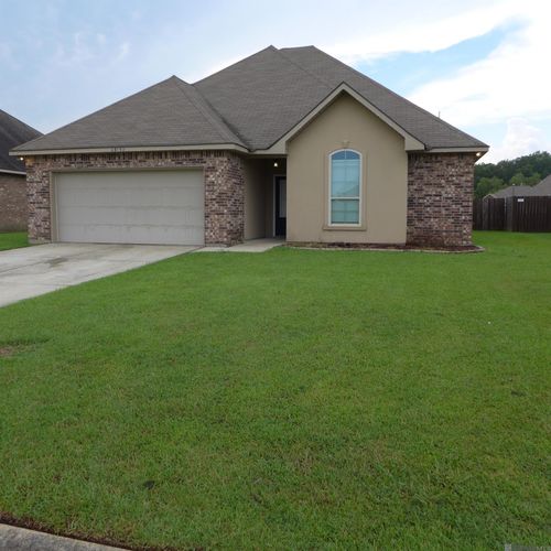 23159 Mango Dr, Denham Springs, LA, 70726-7347 | Card Image