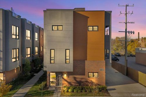 unit-9-2037 11th St, Detroit, MI, 48216-1696 | Card Image