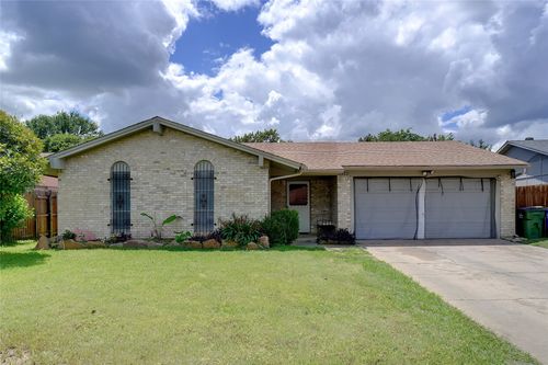 4613 Navajo Trl, Balch Springs, TX, 75180-4205 | Card Image