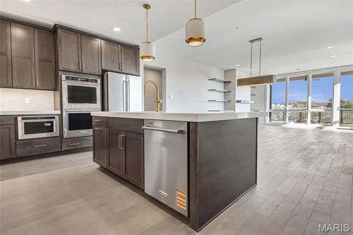 301-16460 Wildhorse Lake Blvd, Chesterfield, MO, 63005 | Card Image