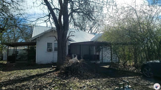 607 N Walnut St, House other with 2 bedrooms, 1 bathrooms and null parking in Clarksville TX | Image 24