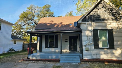 709 Beech St, Bonham, TX, 75418-3452 | Card Image