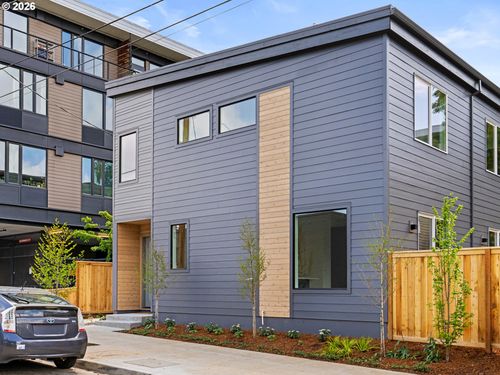 2-4920 Se Caruthers St, Portland, OR, 97215-3833 | Card Image