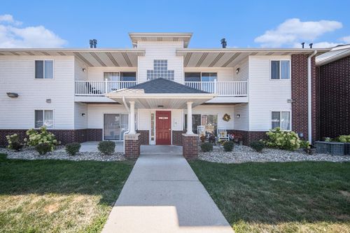 901 Carom Cir, Mason, MI, 48854-9377 | Card Image