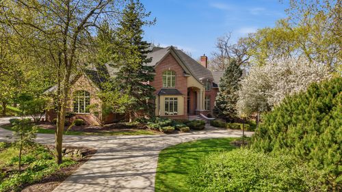 384 Ledgewood Dr, Fond Du Lac, WI, 54937-8138 | Card Image