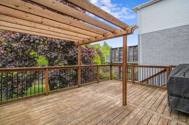 82 Rossmore Crt, House other with 3 bedrooms, 2 bathrooms and 2 parking in London ON | Image 35