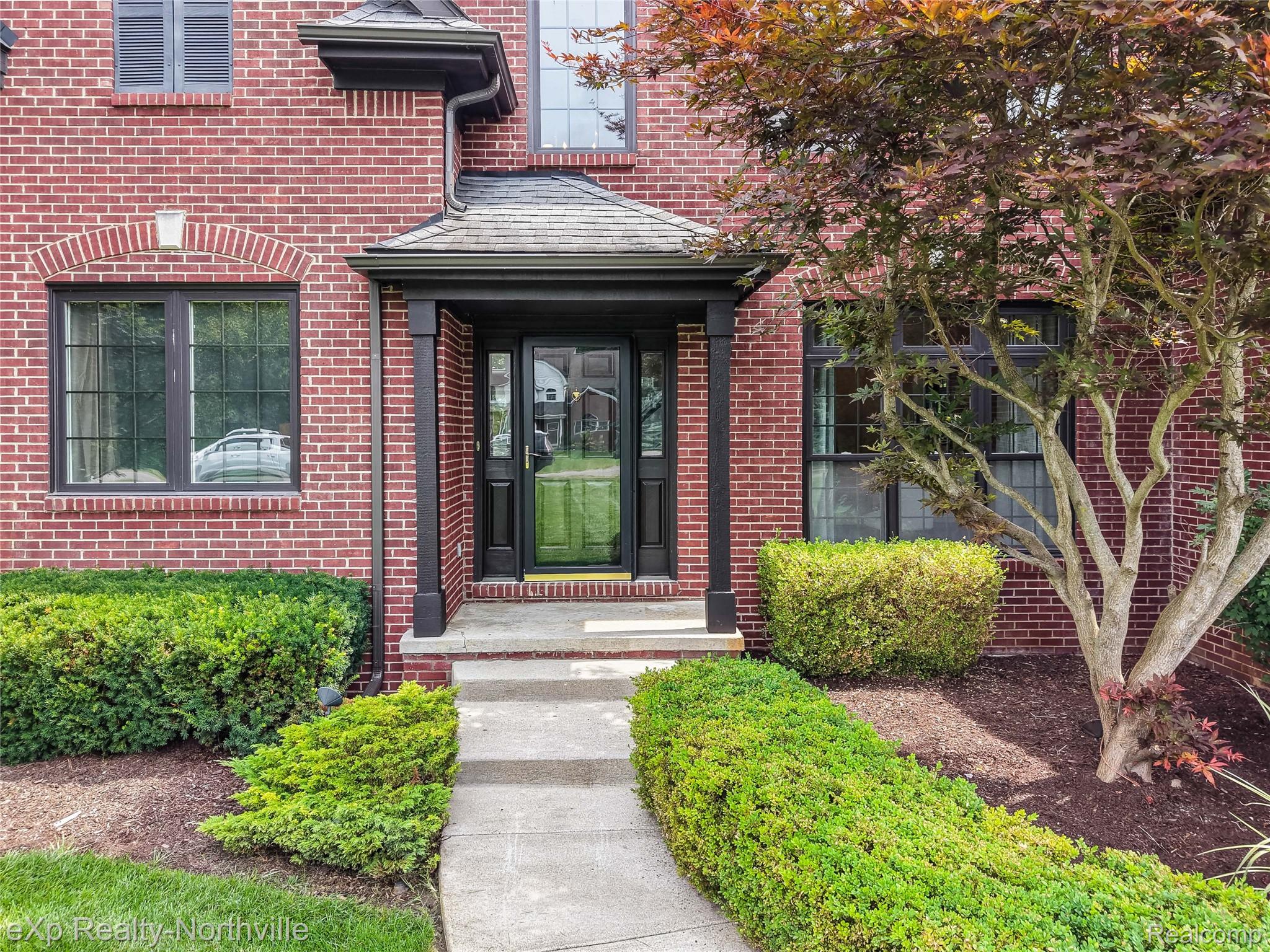 Residential in Lyon Charter Township 5