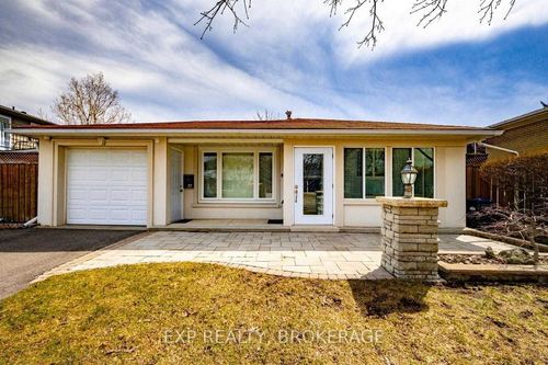 27 Melville Cres, Brampton, ON, L6W2S3 | Card Image
