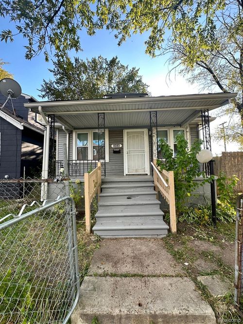 8383 Carbondale St, Detroit, MI, 48204-3541 | Card Image