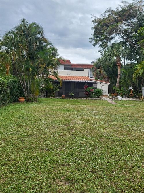 927 S Palmway, Lake Worth Beach, FL, 33460-5105 | Card Image