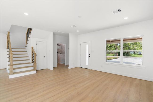 Thoughtful design of layout makes for easy living and entertainment. | Image 6