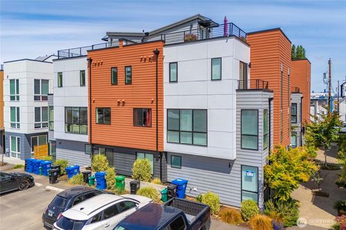c-533 Seattle Ctr, Seattle, WA, 98109 | Card Image