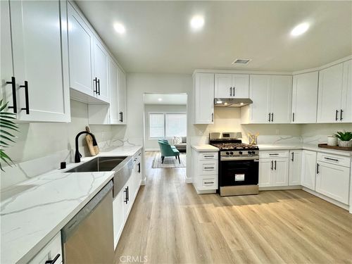 905 Patrick Ave, Pomona, CA, 91767-4147 | Card Image