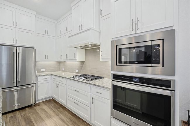 Stainless steel Whirlpool appliances | Image 6