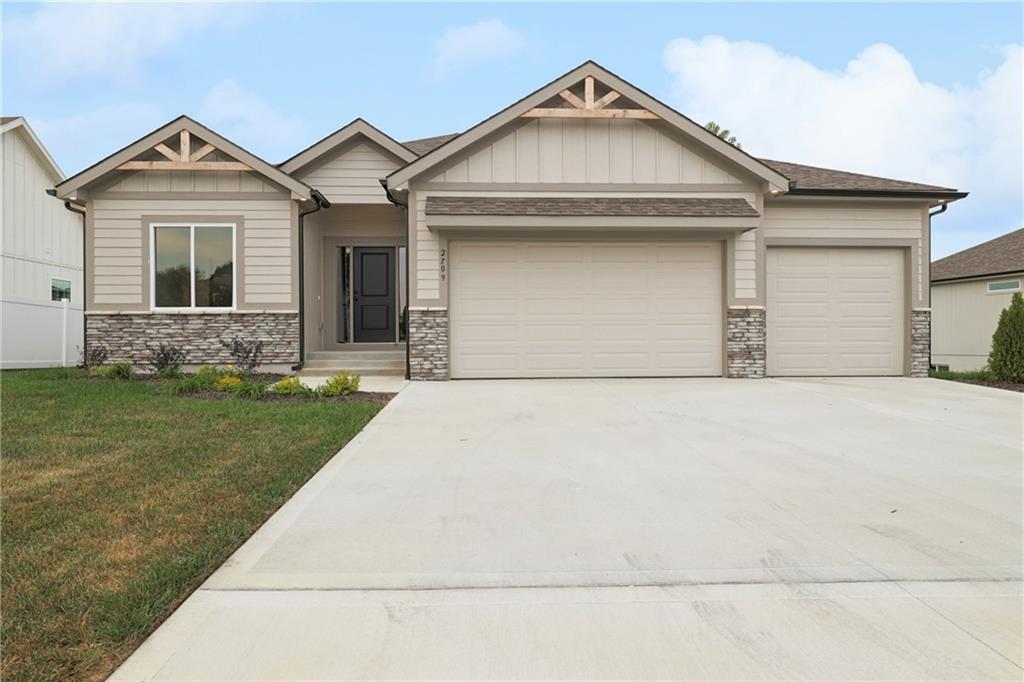Summer Creek Pl, Blue Springs, MO 64015