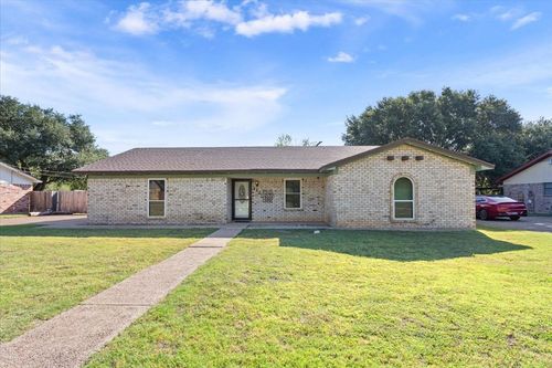 332 Bowie Ln, Hewitt, TX, 76643-3130 | Card Image