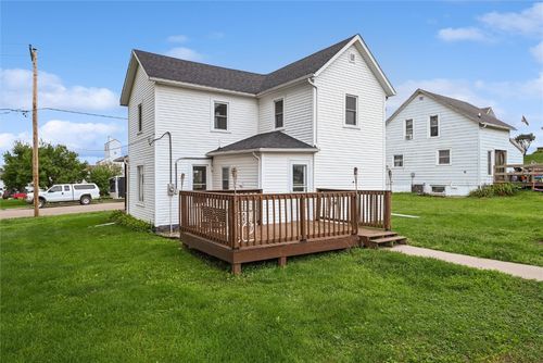 112 E Tuttle St, Norway, IA, 52318-8517 | Card Image