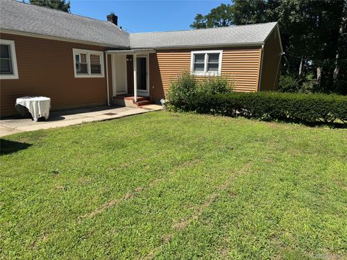 25 Robinson Avenue, Glen Cove, NY, 11542 | Card Image