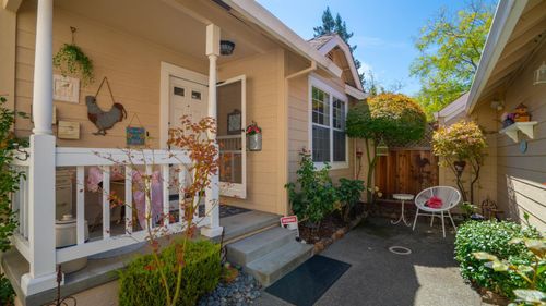18 Bay Tree Ct, Cotati, CA, 94931-4007 | Card Image
