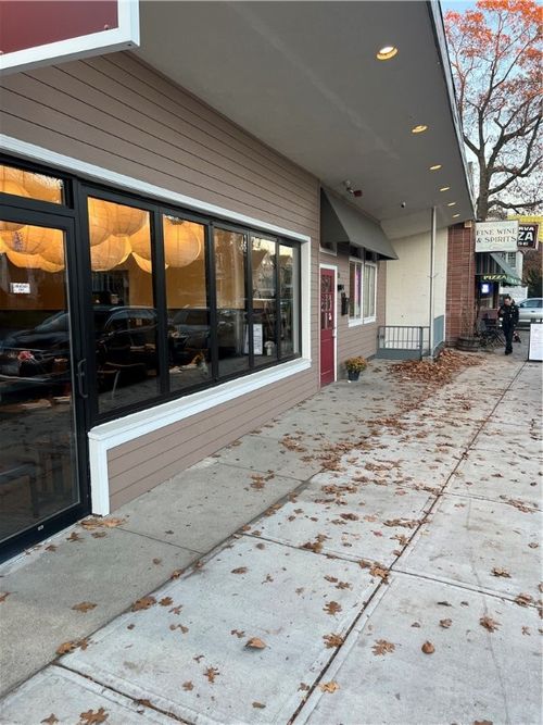 ll-18 S Angell St, Providence, RI, 02906-5207 | Card Image