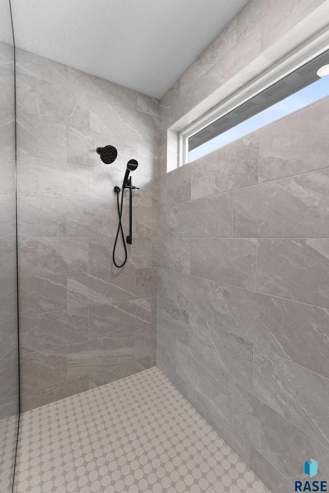 513 N Wildcat Dr, Townhouse with 3 bedrooms, 3 bathrooms and null parking in Sioux Falls SD | Image 29