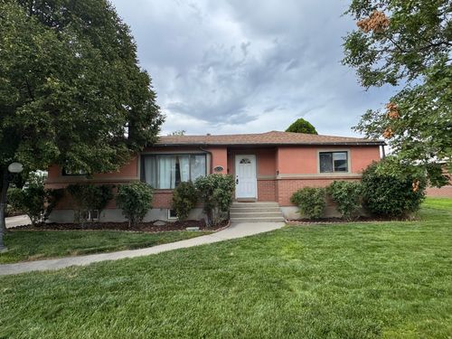 562 W Fern Dr, Midvale, UT, 84047-7249 | Card Image