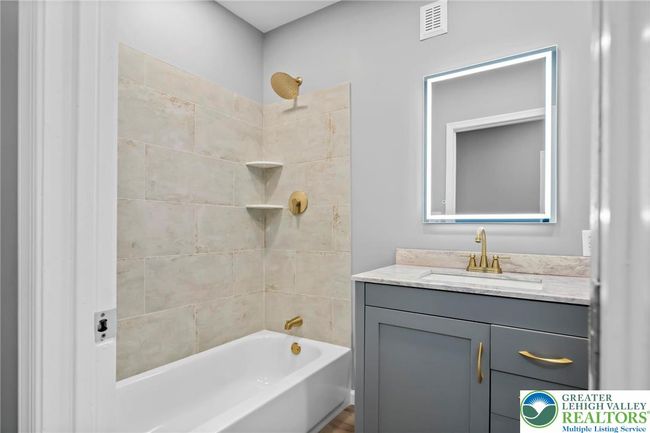 1478 E 5 Th St, Townhouse with 3 bedrooms, 2 bathrooms and null parking in BETHLEHEM PA | Image 20