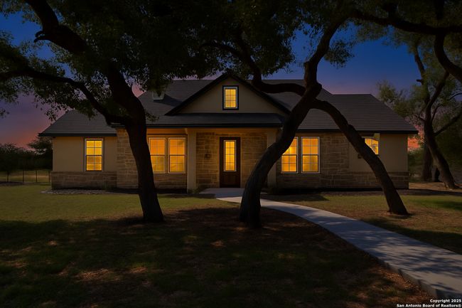 200 S Calvin Barrett, House other with 3 bedrooms, 2 bathrooms and null parking in Blanco TX | Image 25