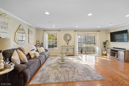 3202 Appleton Way, Whippany, NJ, 07981-1774 | Card Image