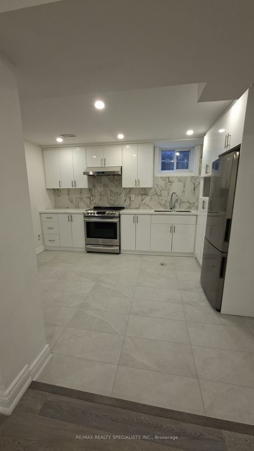 lower-225 Waverly St S, Oshawa, ON, L1J5V3 | Card Image