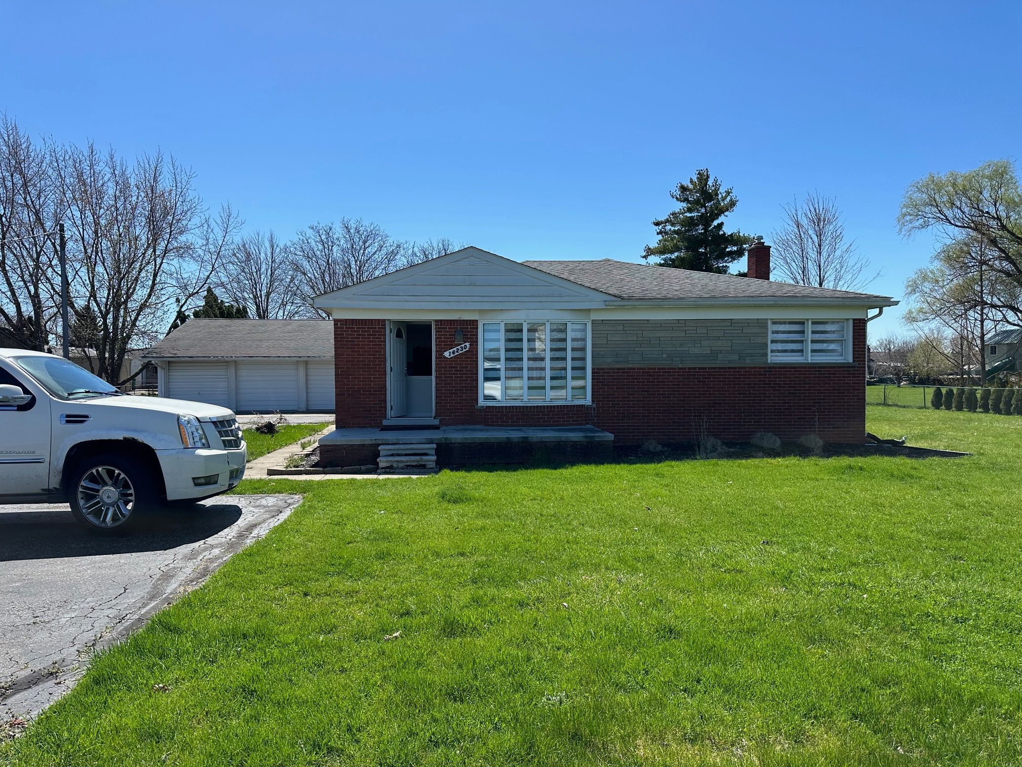 21 Mile Rd, Macomb, MI 48044