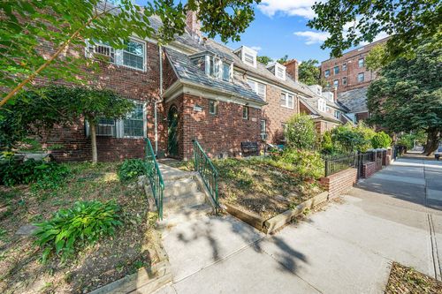 35 88th St, Jackson Heights, NY, 11372-5642 | Card Image