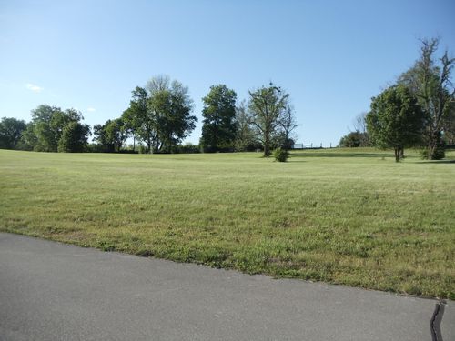 250 Mcfall Ln, Versailles, KY, 40383-9352 | Card Image