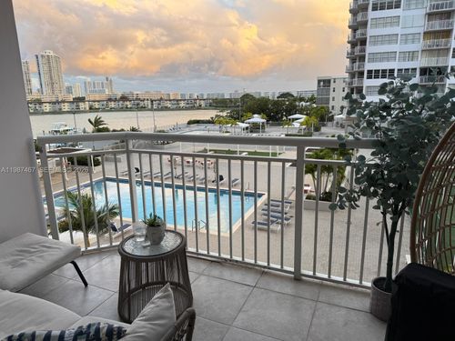 apt-404-18061 Biscayne Blvd, Aventura, FL, 33160-2509 | Card Image