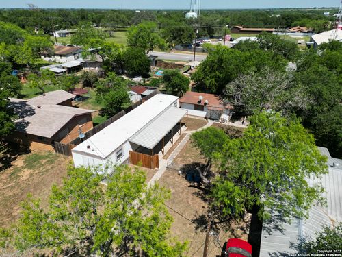 215 Greenlawn Ave, Pleasanton, TX, 78064-3986 | Card Image