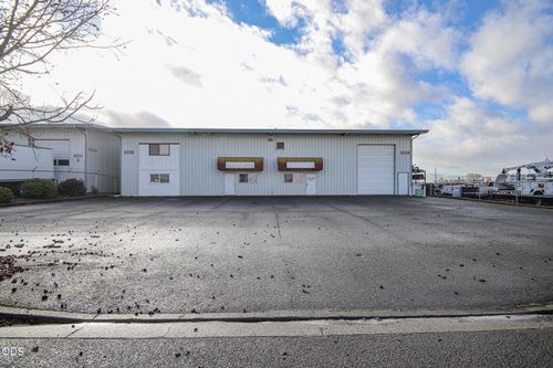 6026 Crater Lake Avenue, Medford, OR, 97502 | Card Image