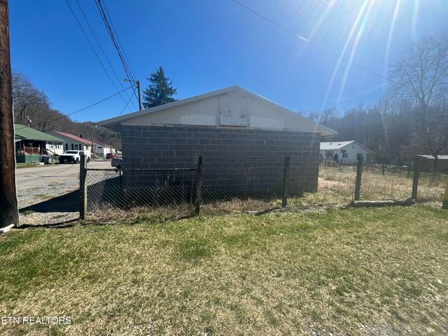 818 Oakdale St, House other with 2 bedrooms, 1 bathrooms and null parking in Appalachia VA | Image 5
